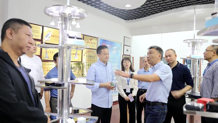 市政協副主席、九三學社郴州市委主委潘執坤一行調研炬神電子